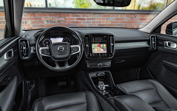 Volvo XC 40 cena 124900 przebieg: 76059, rok produkcji 2019 z Kazimierz Dolny małe 781